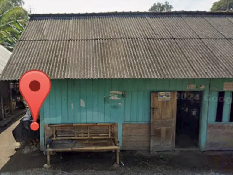 Warung Neng Wulan: Fresh Seafood Delights in Cilacap's Heart